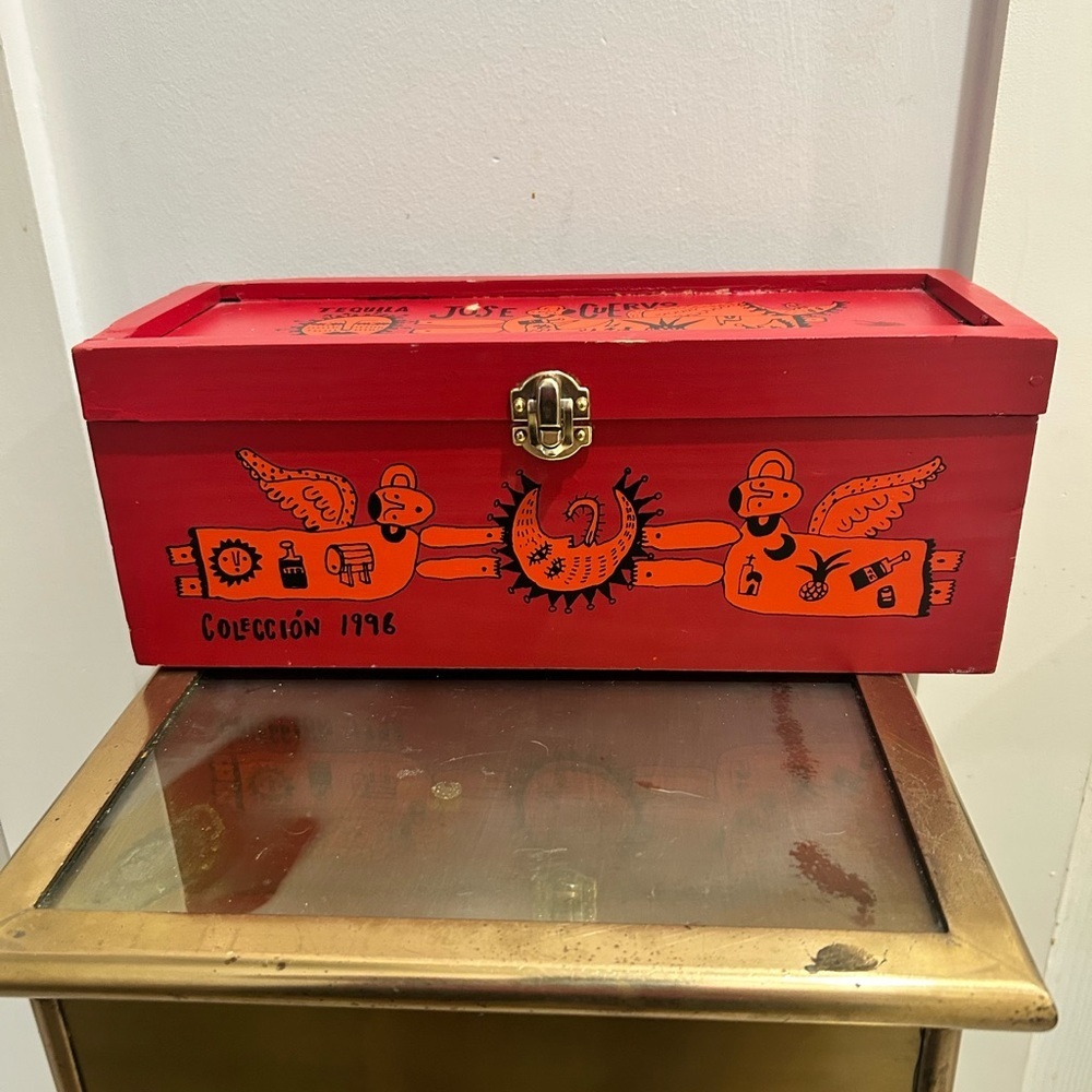 Jose Cuervo Tequila Reserva De Familia Box 1996 Manuel Velázquez